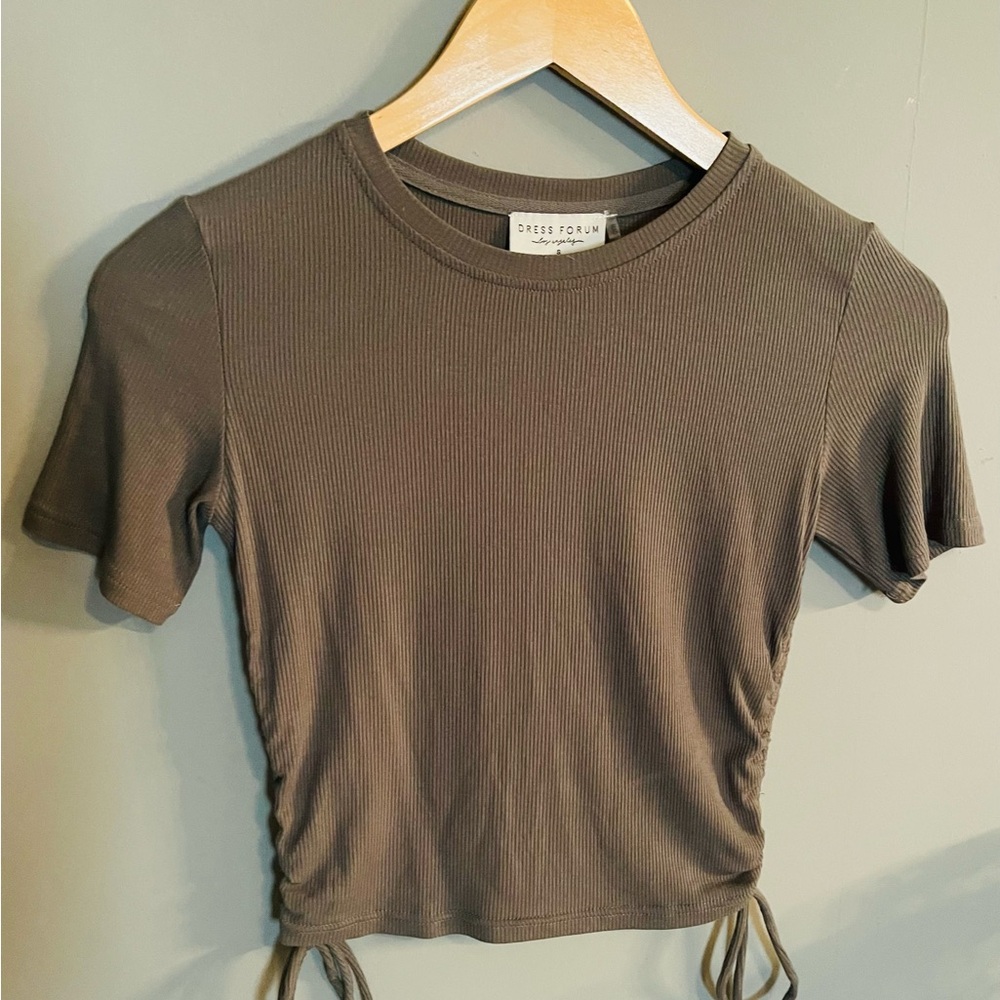 Dress Forum Ribbed Tie-Side Crop Top - Picture 2 of 3